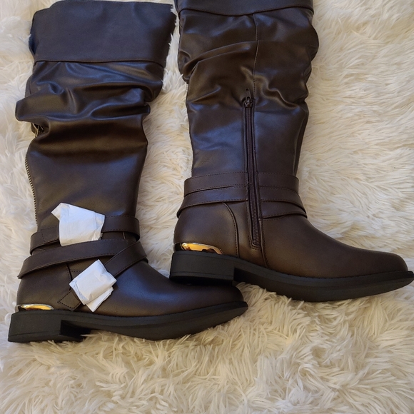 Flat boots. Wide Calf - Picture 2 of 3